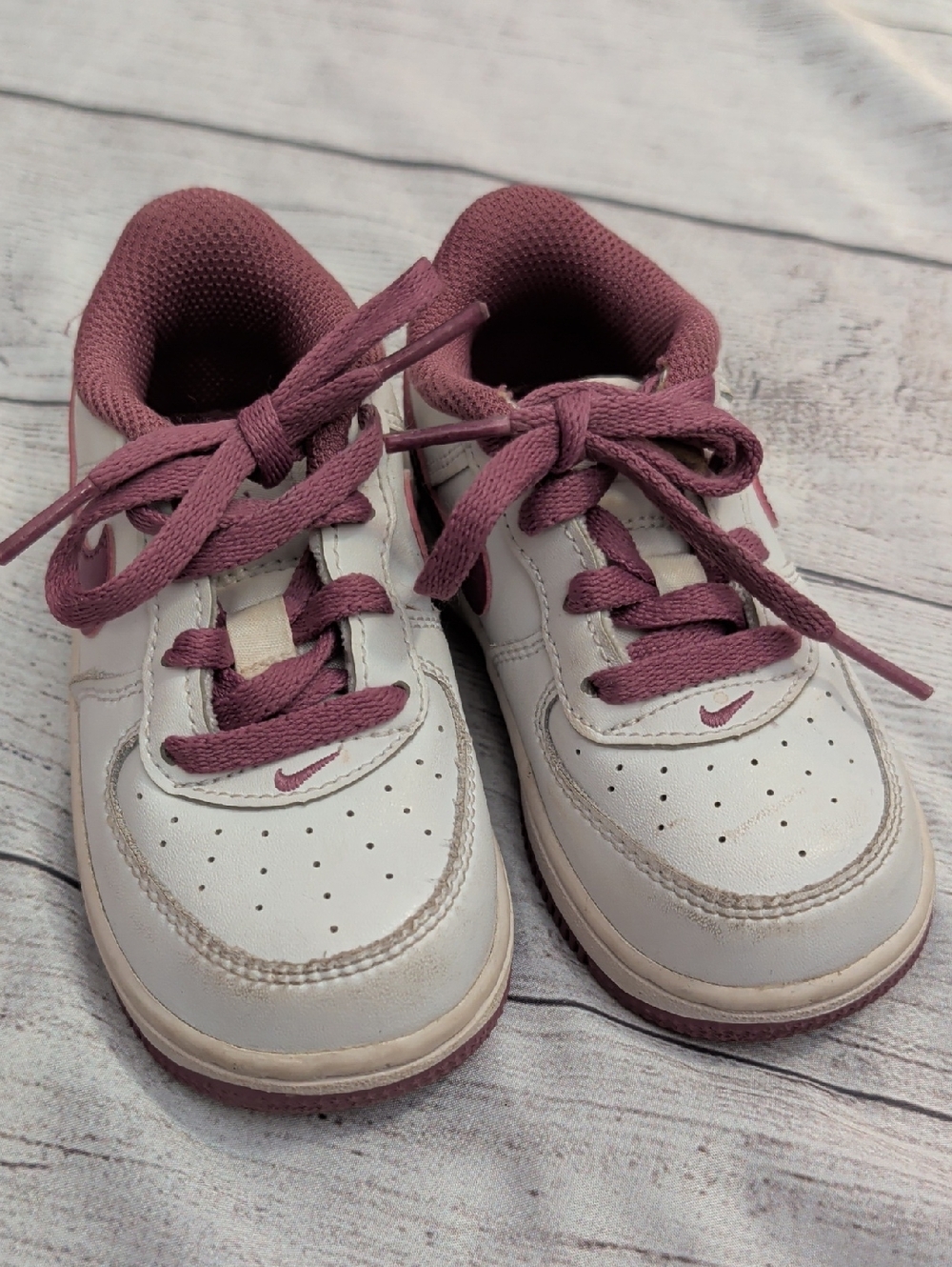 Nike Kids White and Mauve Lace-Up Sneakers